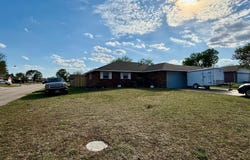 5801 Cedar Ridge Dr, Enid, OK 73703