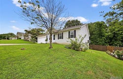 40 Valley Farms Drive, Winfield, MO 63389