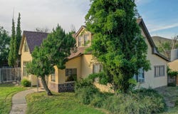702 N 2nd St, Alpine, TX 79830