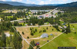 438 Davis Rd, Sagle, ID 83860