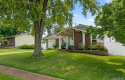 2235 Bentley Manor Drive, Fenton, MO 63026