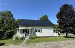 9 Franklin Avenue, Houlton, ME 04730