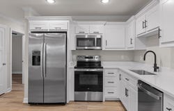 608 Candler Ave, Muscle Shoals, AL 35661