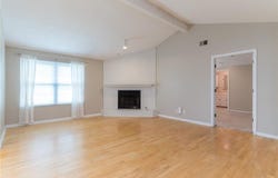11306 Oak Street, Kansas City, MO 64114