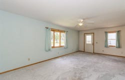 610 7th Ave, BellePlaine, IA 52208