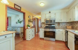 5 Cedar Grove Ave, Tyngsborough, MA 01879