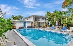 630 NE 37 St, Oakland Park, FL 33334