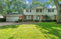 29947 Fernhill Drive, Farmington, MI 48331