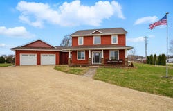 1561 180th Avenue, Manchester, IA 52057