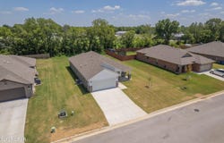 354 E Greystone Square, Webb City, MO 64870