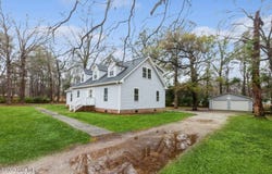 535 Washington Post Road, New Bern, NC 28562