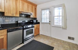 8 Columbia Dr, Bridgewater Twp., NJ 08807-3408