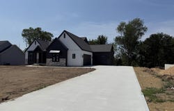 9465 Bluff Ridge Drive, Zeeland, MI 49464
