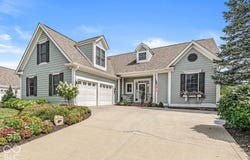 734 Hanover Close, Zionsville, IN 46077