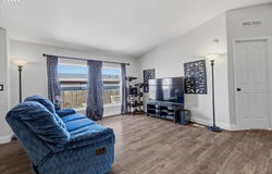 1000 S MCKERN Ct, Newberg, OR 97132