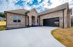 7922 Kanis Pines Drive, Little Rock, AR 72204-5095