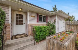 886 LINN AVE, Oregon City, OR 97045