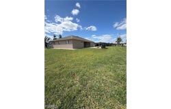 1031 NE 2nd Place, Cape Coral, FL 33909