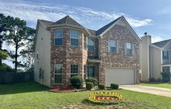 942 Amelia, Byron, GA 31008