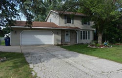 2407 BLUESTONE Place, GREEN BAY, WI 54311