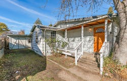 620 S Royal Avenue, Eagle Point, OR 97524