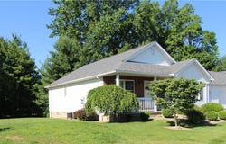 13 Hedgerows, New Middletown, OH 44442