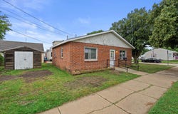 4524 17th St, Racine, WI 53405