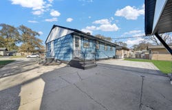 19 Mohawk Drive, Thornton, IL 60476