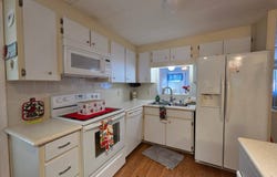 658 Poinsettia Dr, Largo, FL 33770