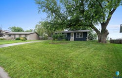 728 Executive Ave, Crooks, SD 57020