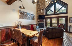 38 Avalanche Rd, Sandpoint, ID 83864