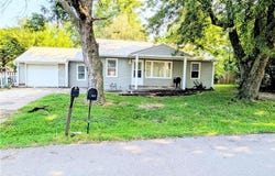 210 W 19th Street, Holden, MO 64040