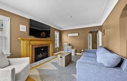 1857 Roslyn, Grosse Pointe Woods, MI 48236
