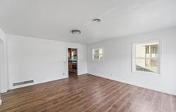 1020 W Park St, Pasco, WA 99301