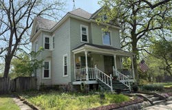 1613 S Vermont, Sedalia, MO 65301