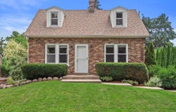 8558 N Regent Rd, Milwaukee, WI 53217