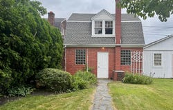 121 E MAIN STREET, FLEETWOOD, PA 19522
