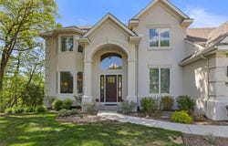 8587 Summit Oaks, Savage, MN 55378