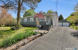 7 Mohawk Drive, Farmington, CT 06085