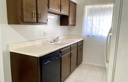 1100 E CAROLINE STREET, TAVARES, FL 32778