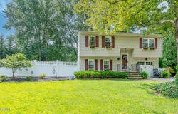 20 Eisenhower Court, Matawan, NJ 07747