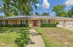 930 Bradley Dr, Athens, TX 75751