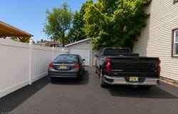 55 Winthrop St, Newark City, NJ 07104-3518