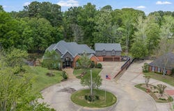 3 Stonegate Cir., Texarkana, TX 75503