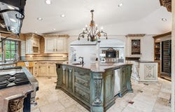 1824 Devonshire Street, Nichols Hills, OK 73116