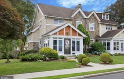 127 CRESTVIEW ROAD, UPPER DARBY, PA 19082