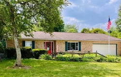 49 Kenwick Circle, Granville, OH 43023