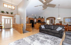 12307 Twana Drive, Urbandale, IA 50323