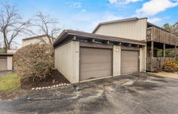 890 Windsor Dr, Fontana, WI 53125