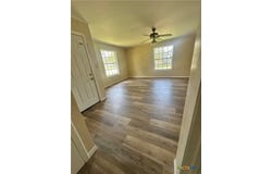 401 Walnut, Yoakum, TX 77954